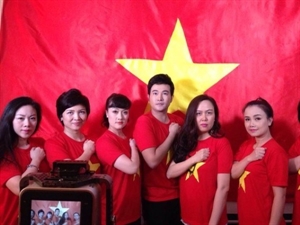 Les artistes et les jeunes vietnamiens s orientent vers la Mer Orientale